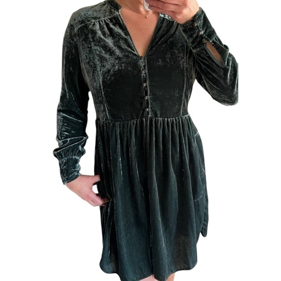 Anthropologie Dresses & Skirts - Anthropologie Holding Horses Green Crushed Velvet Button Front Midi Shirt Dress